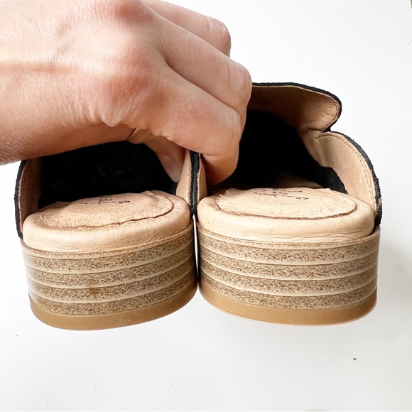 Free People At Ease Black Suede Mules Size 35.5 US 5.5 Slip On Square Toe Heel - Picture 7 of 11